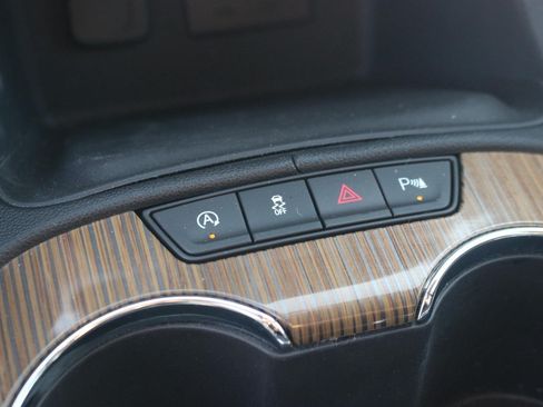 Used 2021 GMC Acadia SLE w/ Driver Convenience Package FWD image 24