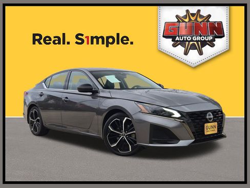 Used 2023 Nissan Altima 2.5 SR image 1