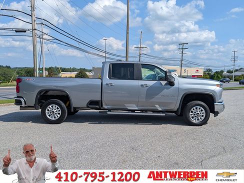 Used 2024 Chevrolet Silverado 2500 LT image 2