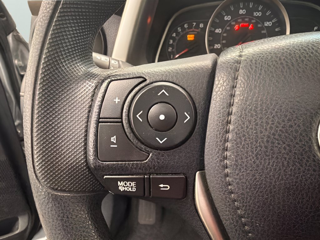 Used 2014 Toyota RAV4 XLE AWD/4WD image 10