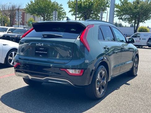 Used 2024 Kia Niro Wind w/ Wind Preserve Package FWD image 9