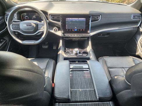 Used 2022 Jeep Wagoneer Series III image 18