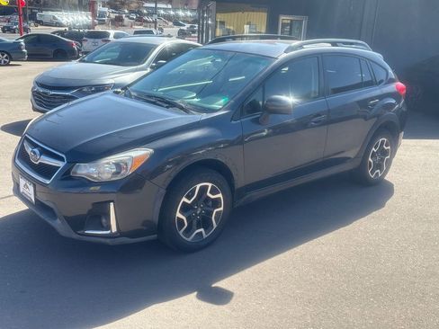 Used 2017 Subaru Crosstrek 2.0i Premium w/ Popular Package #2 image 3