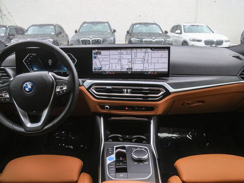 Certified 2023 BMW i4 eDrive35 w/ Premium Package image 9