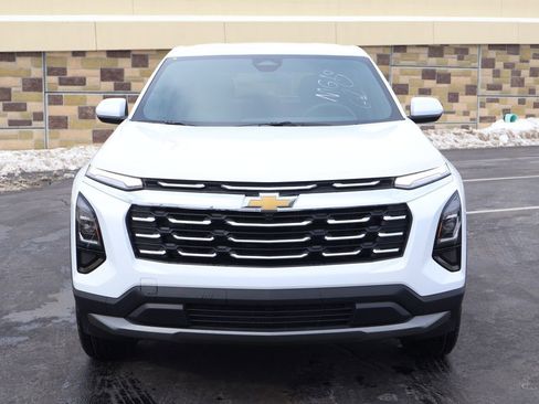 New 2026 Chevrolet Equinox LT w/ Convenience Package II image 2