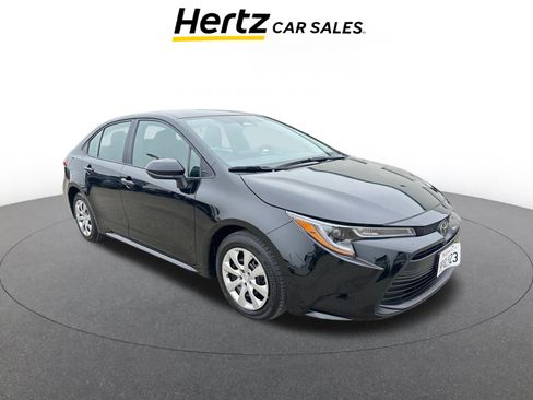 Used 2025 Toyota Corolla LE image 1