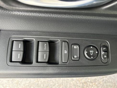 Used 2025 Honda CR-V LX image 24