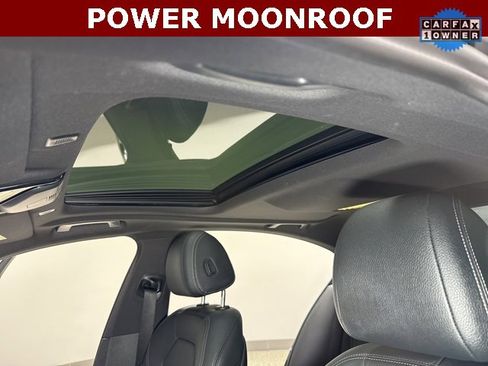 Used 2023 BMW 530e xDrive w/ Premium Package image 2