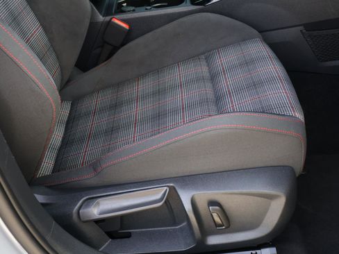 Used 2024 Volkswagen GTI SE w/ MDO Package image 18