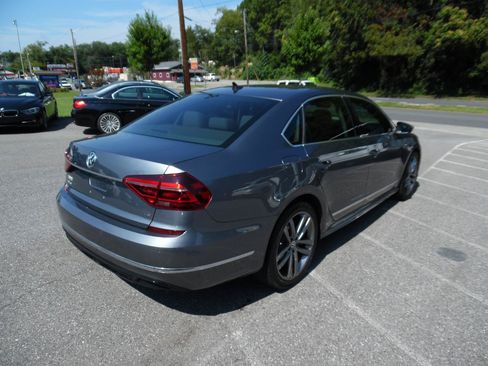 Used 2019 Volkswagen Passat 2.0T SE R-Line FWD image 6