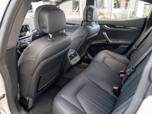 Used 2022 Maserati Ghibli Modena image 13
