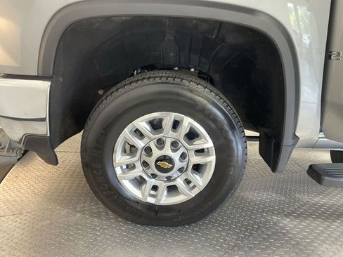 Used 2025 Chevrolet Silverado 2500 LT w/ Convenience Package AWD/4WD image 10