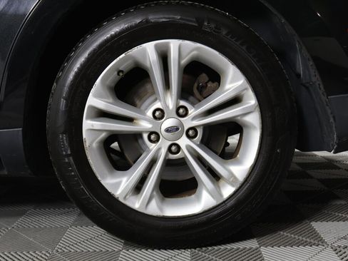 Used 2015 Ford Taurus SEL image 8