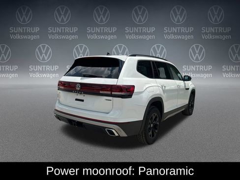 Used 2025 Volkswagen Atlas Peak Edition SE AWD/4WD image 6