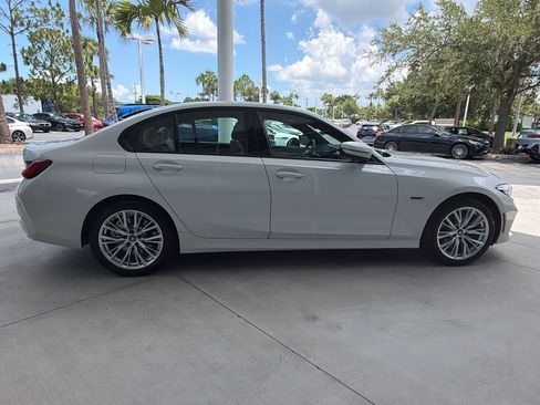Used 2023 BMW 330e xDrive w/ Premium Package AWD/4WD image 8