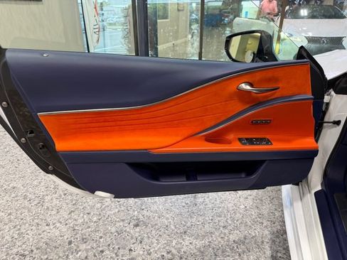 Used 2018 Lexus LC 500 Coupe w/ Touring Package RWD image 18