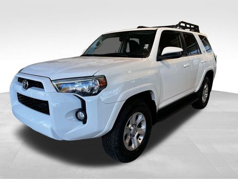 Used 2017 Toyota 4Runner SR5 image 3