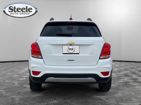 Used 2022 Chevrolet Trax LT w/ LT Convenience Package image 4