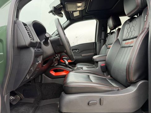 Used 2023 Nissan Frontier PRO-4X w/ Pro-4X Premium Package image 18