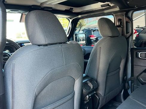 Used 2024 Jeep Wrangler Unlimited Sahara AWD/4WD image 35