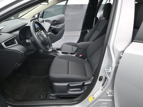 Used 2026 Toyota Corolla LE FWD image 11