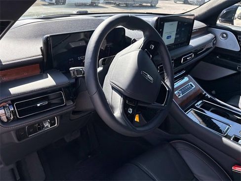 New 2025 Lincoln Aviator Black Label image 25