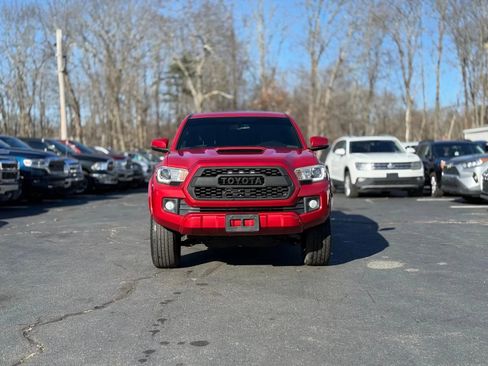 Used 2016 Toyota Tacoma TRD Sport w/ Premium & Technology Package image 4