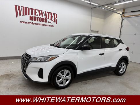 Used 2023 Nissan Kicks S FWD image 1