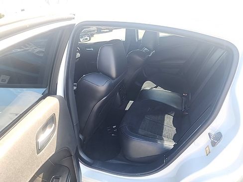 Used 2018 Dodge Charger R/T RWD image 10