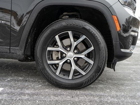 Used 2023 Jeep Grand Cherokee L Limited image 11