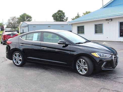 Used 2017 Hyundai Elantra Limited image 3