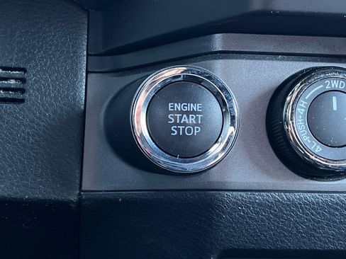 Used 2020 Toyota Tacoma image 19