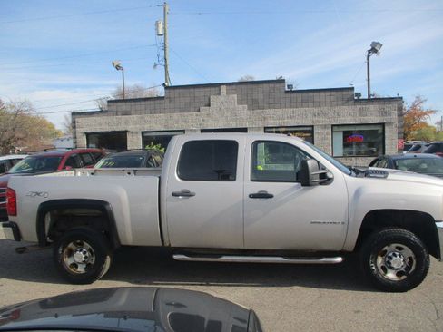 Used 2007 Chevrolet Silverado 2500 W/T image 2