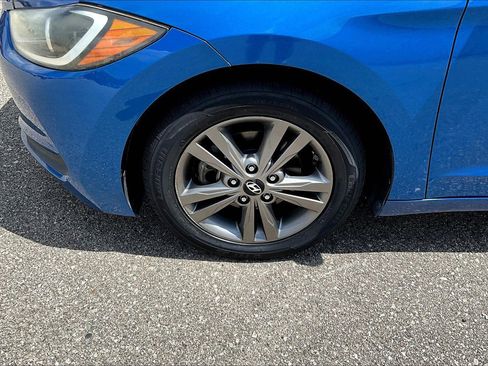 Used 2017 Hyundai Elantra SE image 32