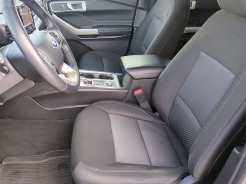 Used 2023 Ford Explorer XLT image 16