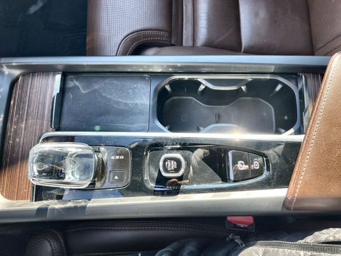 Used 2022 Volvo XC60 B5 Inscription w/ Climate Package image 21