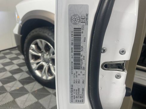 Used 2018 RAM 1500 Laramie Longhorn image 28