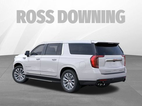 Used 2024 GMC Yukon XL Denali w/ Advanced Technology Package RWD image 3
