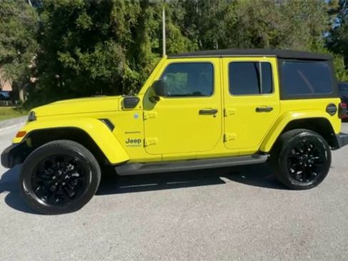 Used 2022 Jeep Wrangler Unlimited Sahara w/ Safety Group image 15
