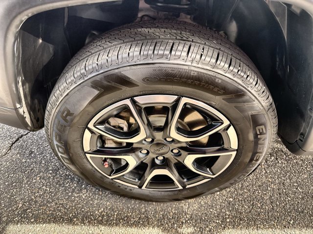 Used 2024 Jeep Compass Trailhawk AWD/4WD image 10