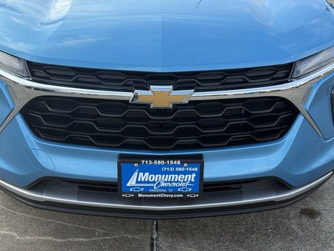 New 2026 Chevrolet Trax LT w/ Sunroof Package image 4