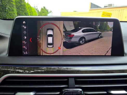 Used 2019 BMW 750i xDrive w/ Executive Package image 33