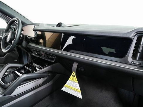 New 2026 Porsche Cayenne Coupe image 26