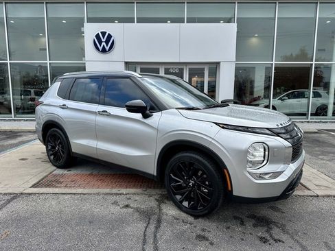 Used 2023 Mitsubishi Outlander SEL Black Edition image 1