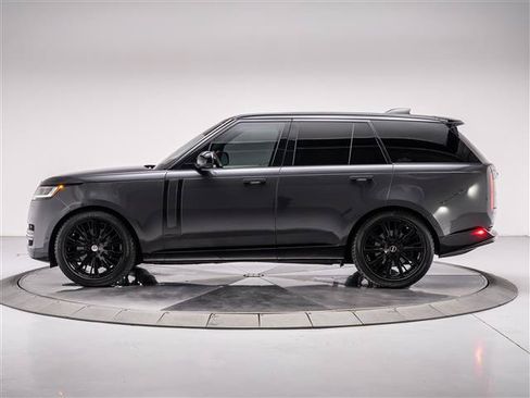 Used 2023 Land Rover Range Rover SE AWD/4WD image 2