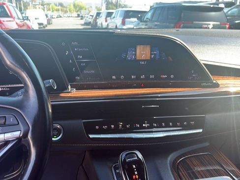 Used 2022 Cadillac Escalade ESV Premium Luxury RWD image 13
