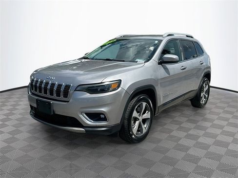 Used 2019 Jeep Cherokee Limited image 3