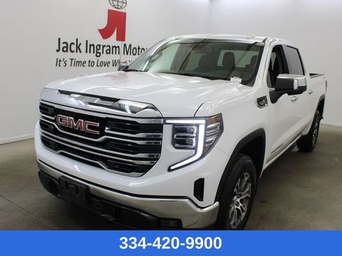 Used 2025 GMC Sierra 1500 SLT AWD/4WD image 1