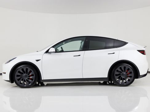 Used 2023 Tesla Model Y Performance AWD/4WD image 6
