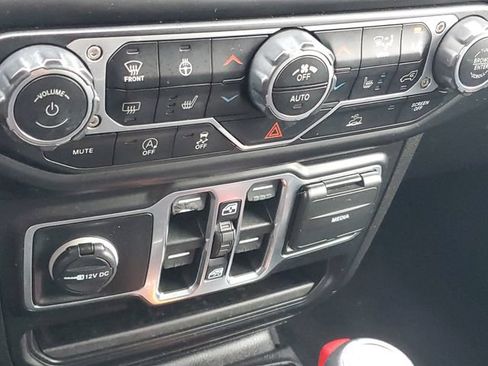 Used 2021 Jeep Wrangler Unlimited Sahara AWD/4WD image 27